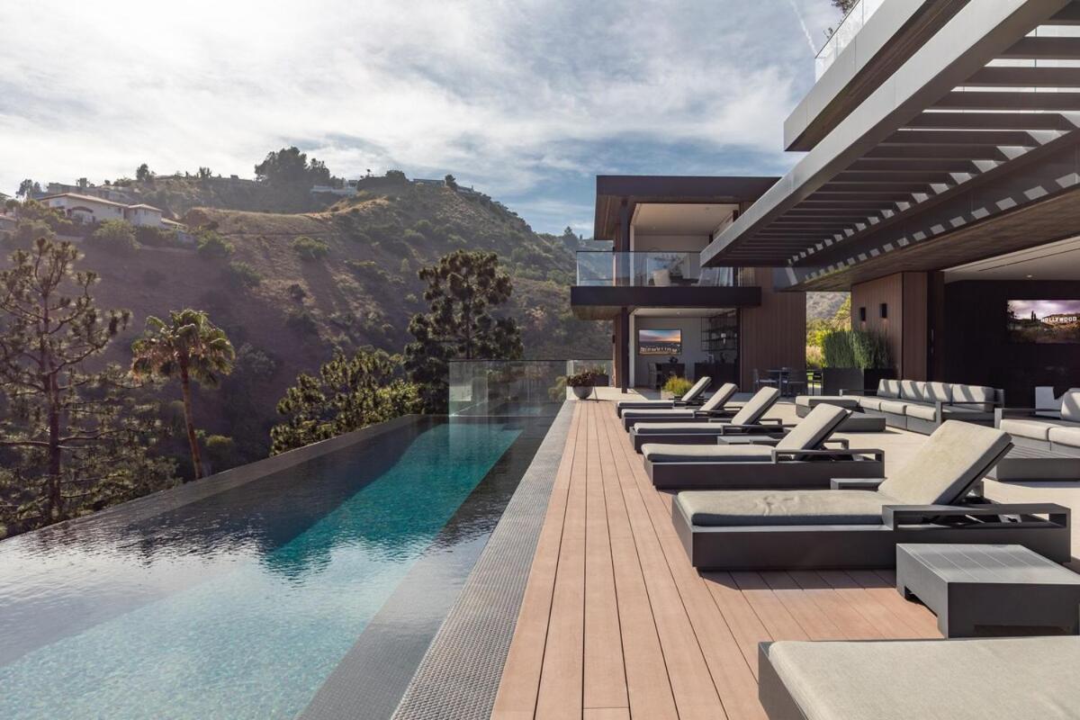 Villa California Crystal
