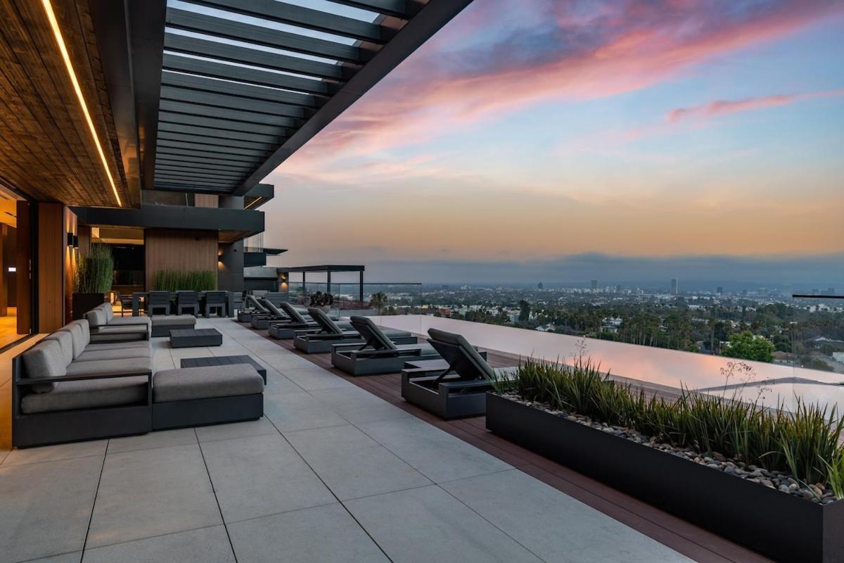 California Crystal Villa *