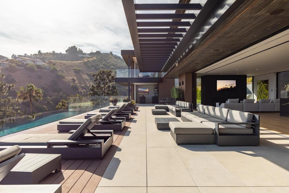 California Crystal Villa