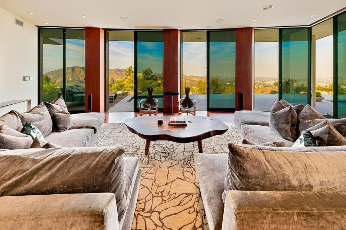 Modern With Unmatched Skyline Views Los Angeles