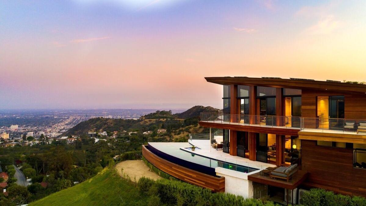 Modern With Unmatched Skyline Views Casa de férias