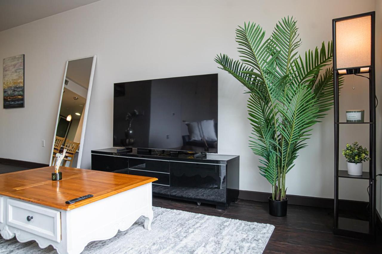 Luxury Studio Ph In Hollywood