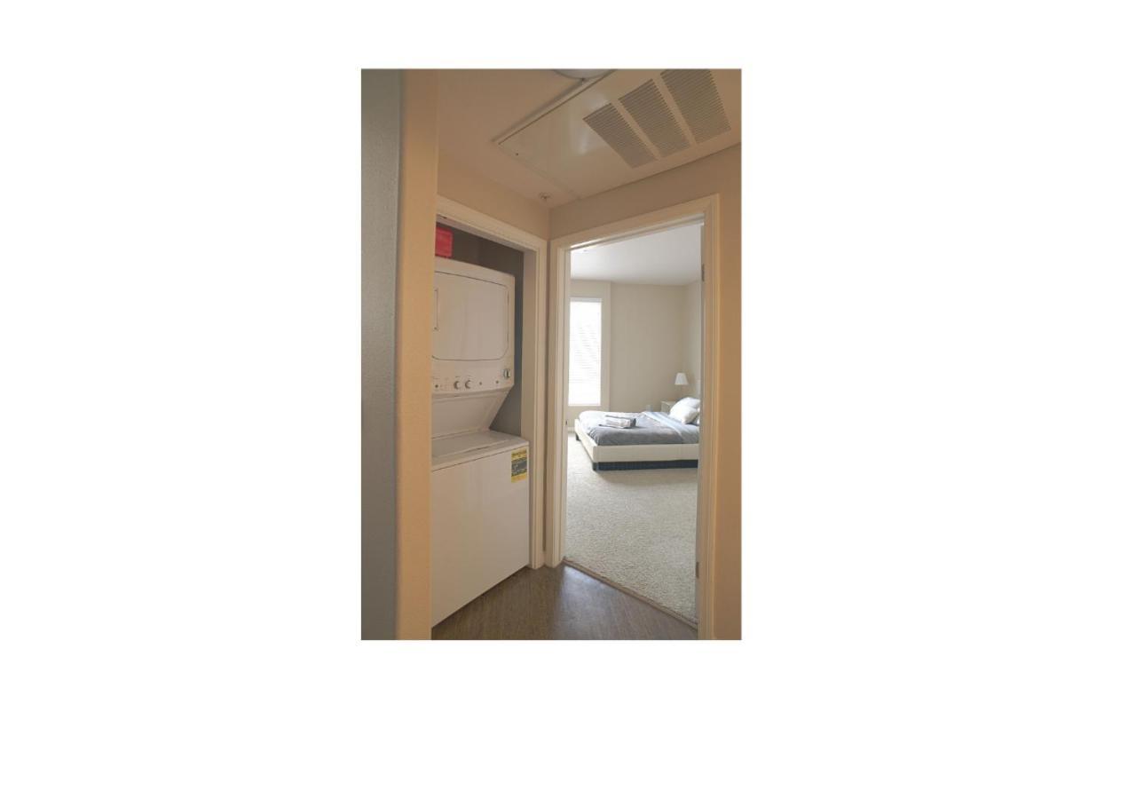 Casa de hóspedes Private Bedroom And Bathroom In Shared 2 Bedroom In Venice - Pool - Hot Tub & Gym Los Angeles