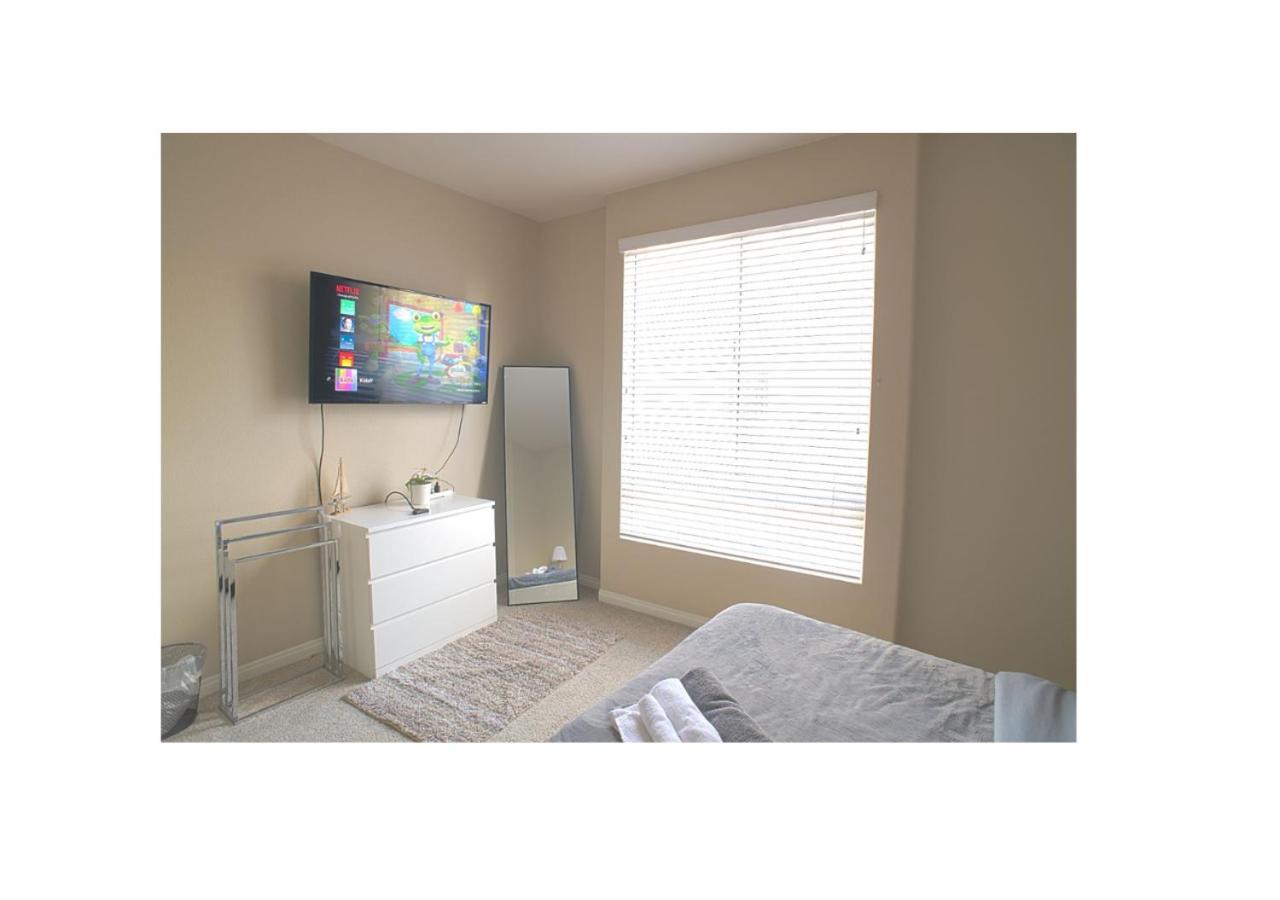 Casa de hóspedes Private Bedroom And Bathroom In Shared 2 Bedroom In Venice - Pool - Hot Tub & Gym