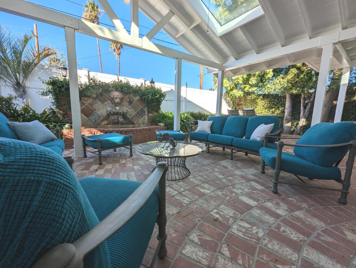 4 Bedroom Encino W/ Amazing Yard, Near Everything Holiday home *