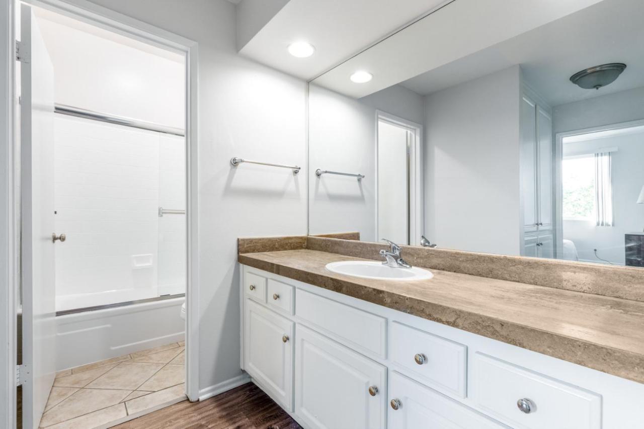 Beverly Hills 1br Nr Shops On Rodeo Lax-363 *