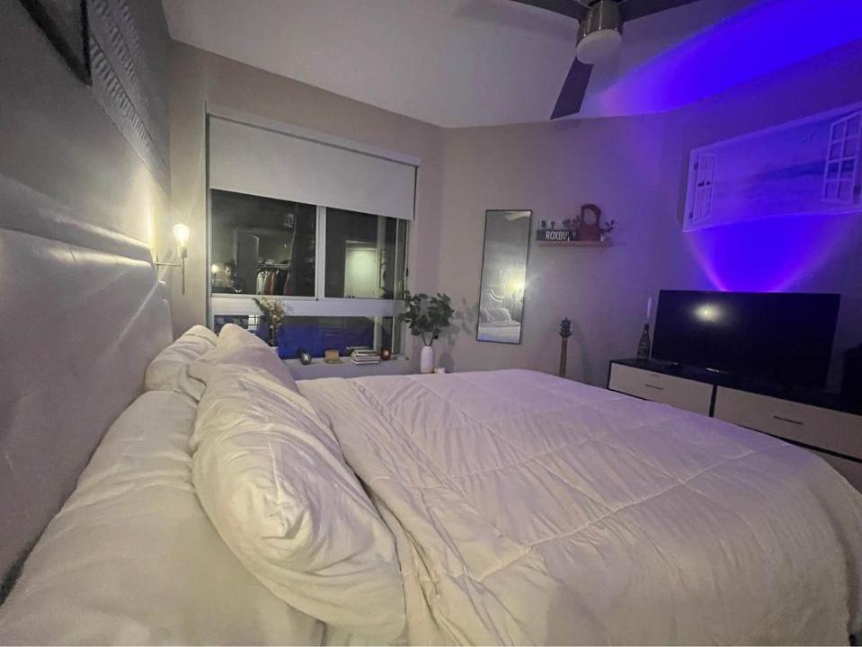 Luxury West Hollywood Gem With Pool & Hot Tub + Gym Los Angeles