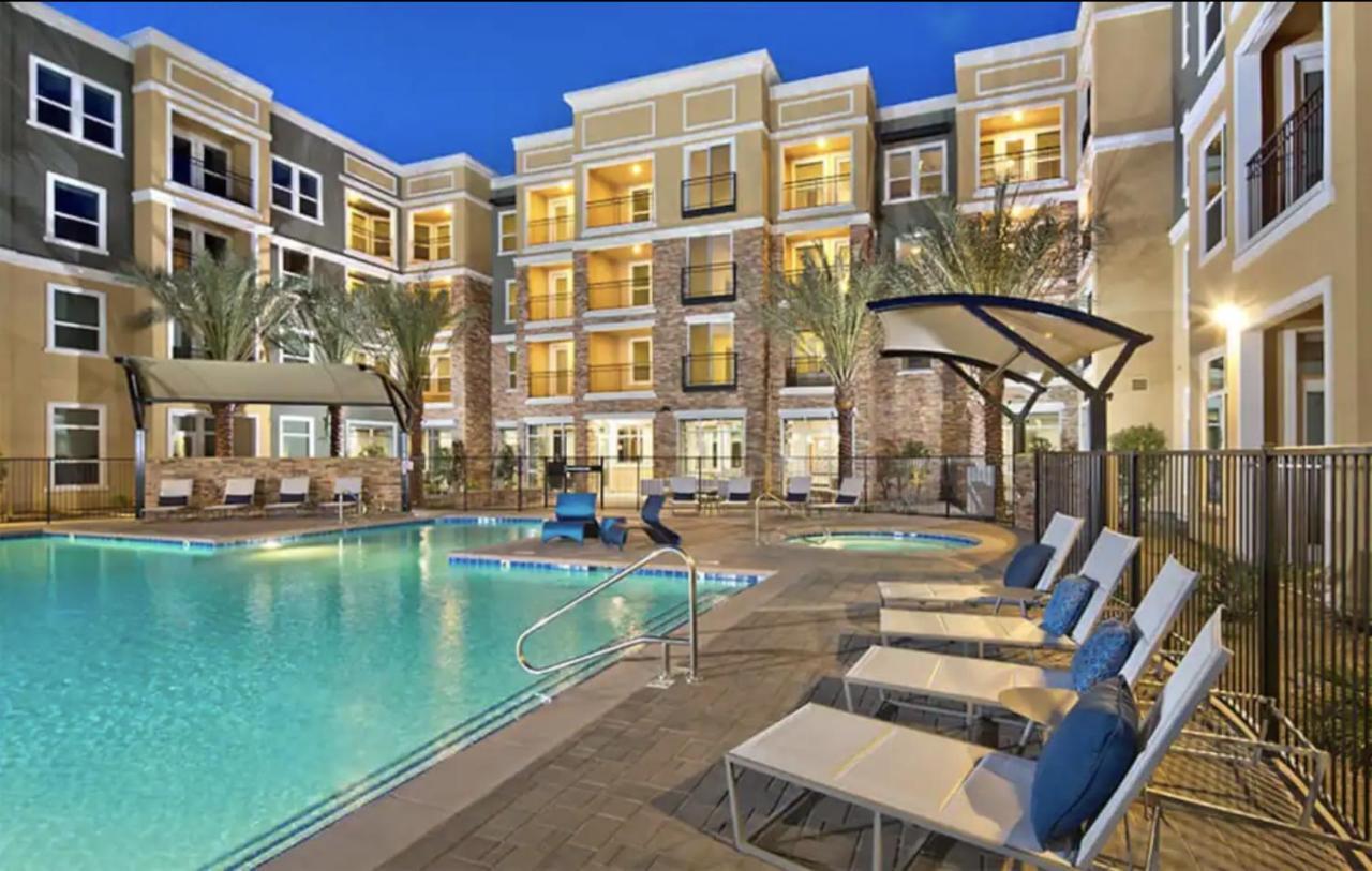 Bright 3bd In Sm, 5 Min To Beach - Pool & Gym Los Angeles