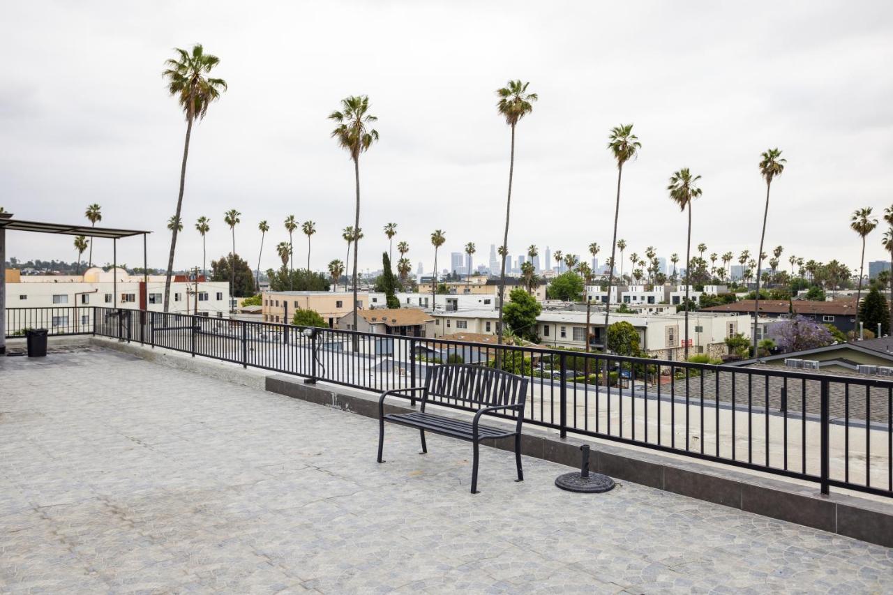 Apartment Blue Palm Hollywood