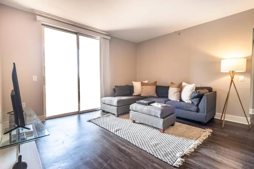 Sunny 2bdr In Sm Pool & Gym - 5 Min To The Beach! * Los Angeles