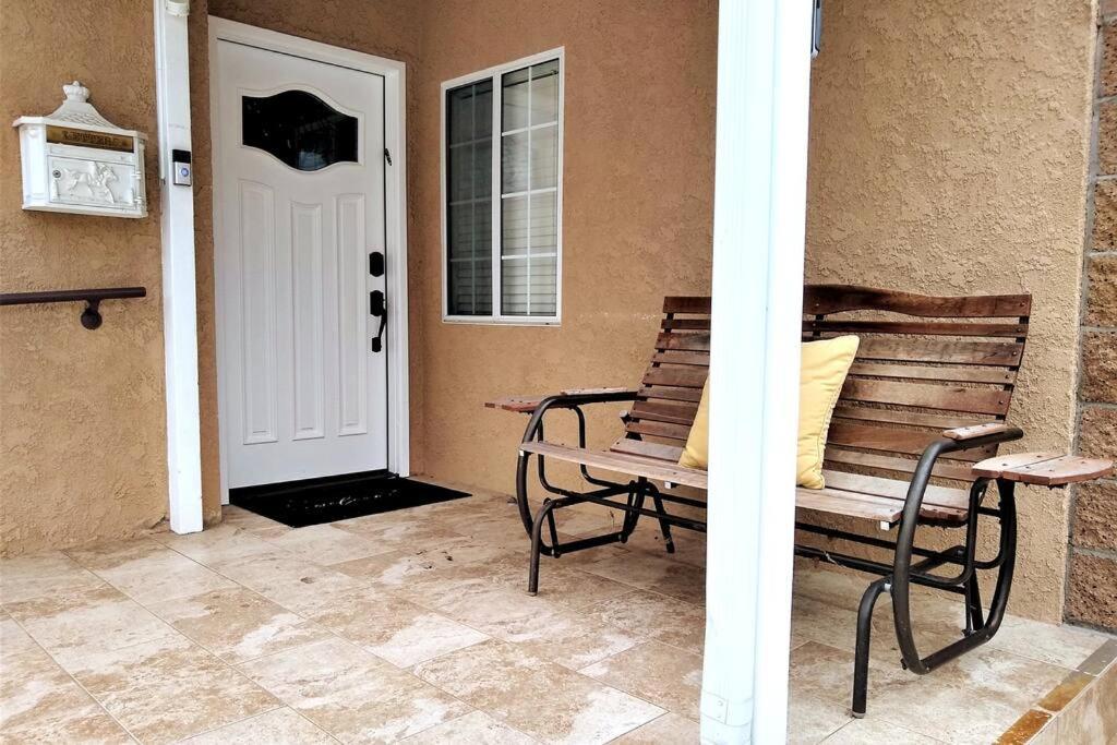 Villa 3 Bedroom + Near Venice + Redecorated + Backyard With Bbq Los Angeles