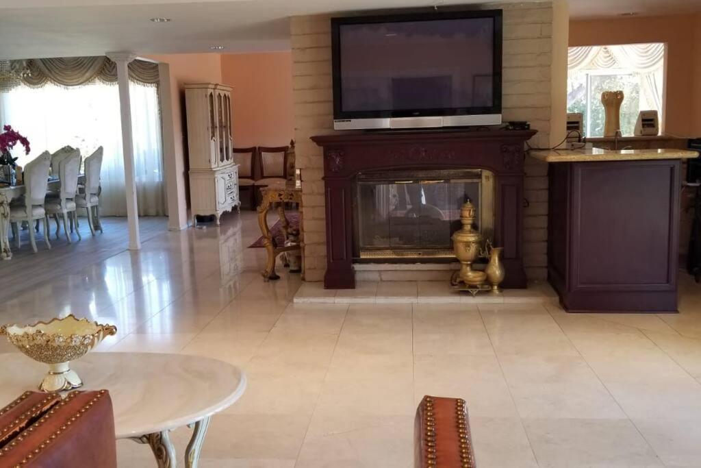 Encino Hills Luxury With Gorgeous View * Los Angeles