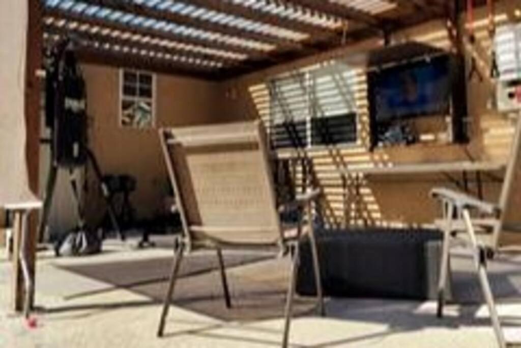 Villa 3 Bedroom + Near Venice + Redecorated + Backyard With Bbq *
