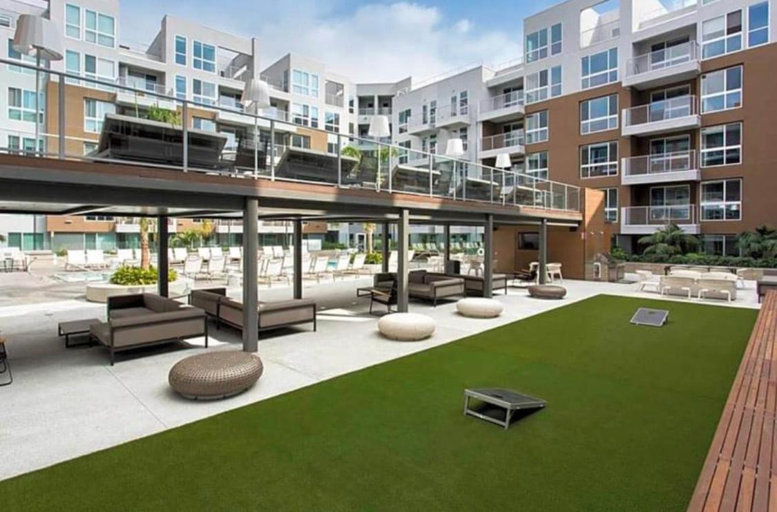 Luxury West Hollywood Gem With Pool & Hot Tub + Gym Los Angeles