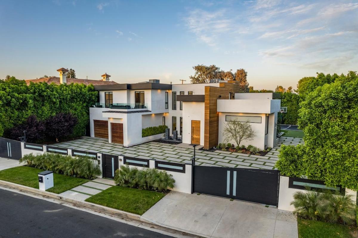 Ostrom Los Angeles