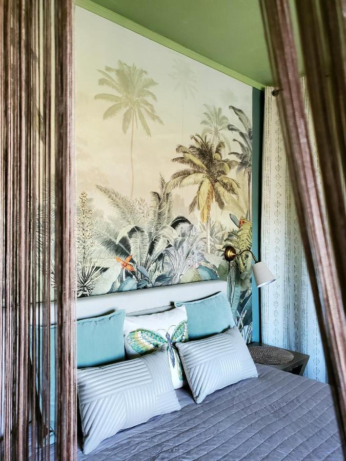 Heart Of East Hollywood Apartment