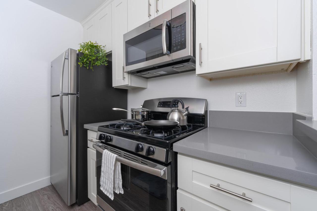 Universal 8 Min Drive Two Bedroom With Free Parking * Los Angeles