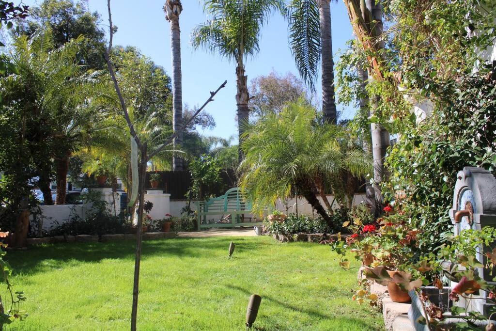 Stylish Mediterranean Villa, Pool, Jacuzzi, Hollywood & Malibu Bliss *