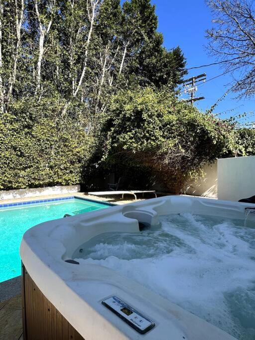 Villa Stylish Mediterranean Villa, Pool, Jacuzzi, Hollywood & Malibu Bliss Los Angeles