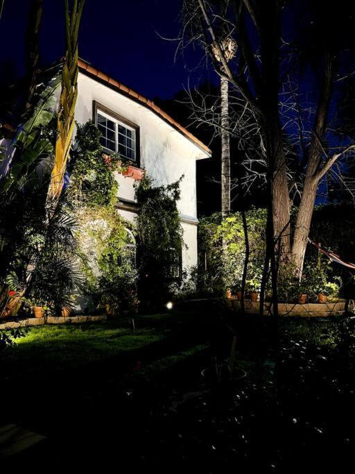 Villa Stylish Mediterranean Villa, Pool, Jacuzzi, Hollywood & Malibu Bliss