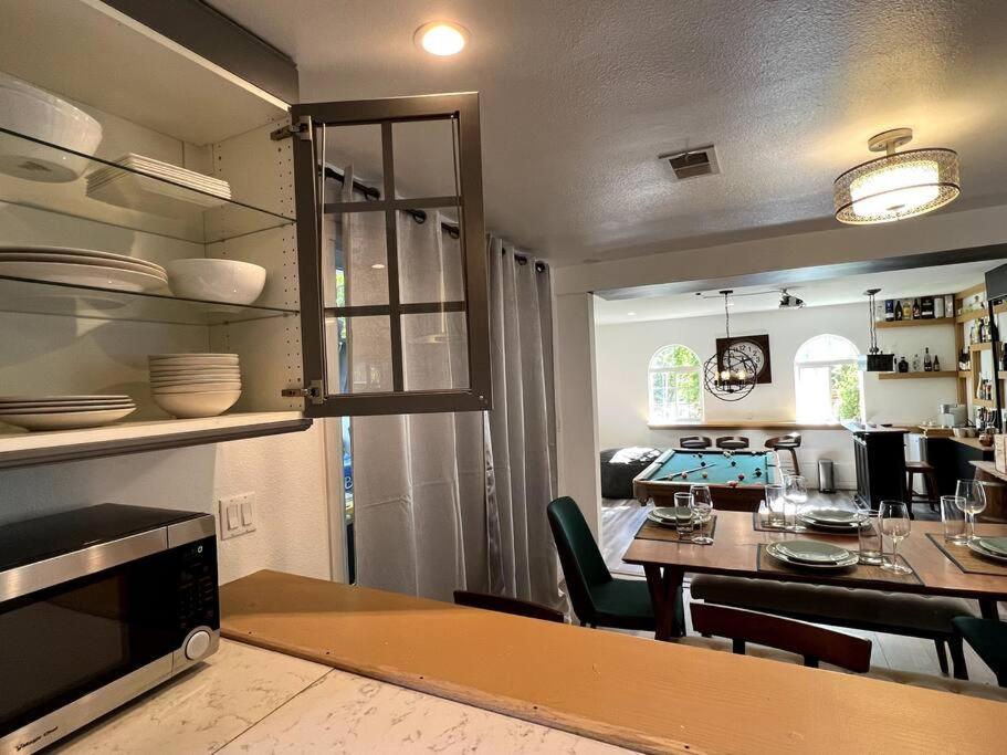 Villa Stylish Mediterranean Villa, Pool, Jacuzzi, Hollywood & Malibu Bliss *