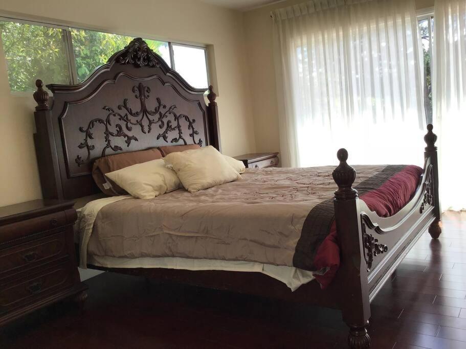 Encino Hills Luxury With Gorgeous View Villa