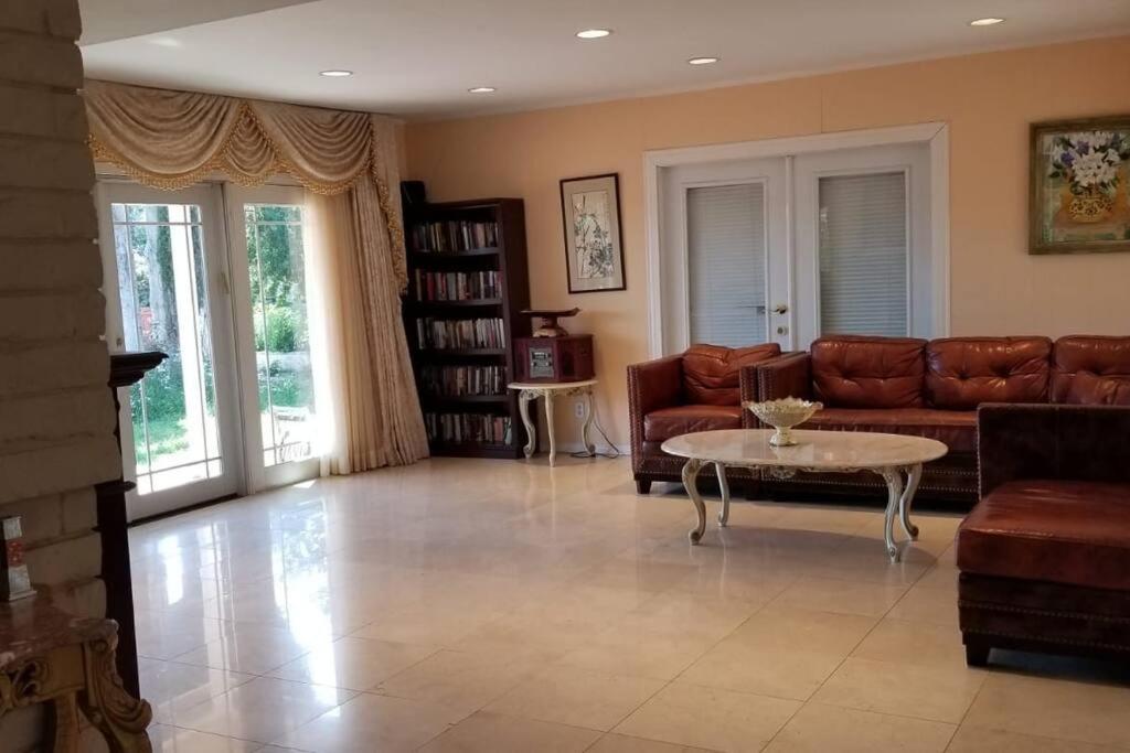 Encino Hills Luxury With Gorgeous View