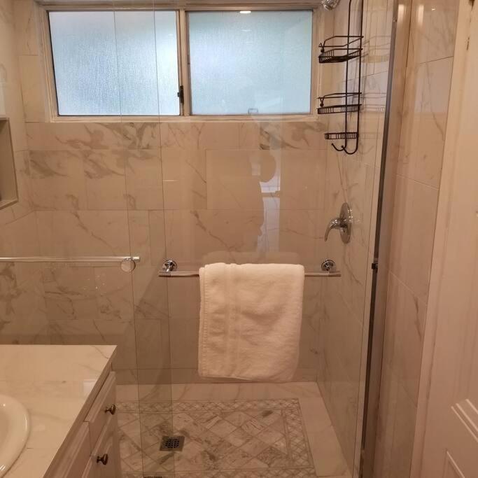 Encino Hills Luxury With Gorgeous View *