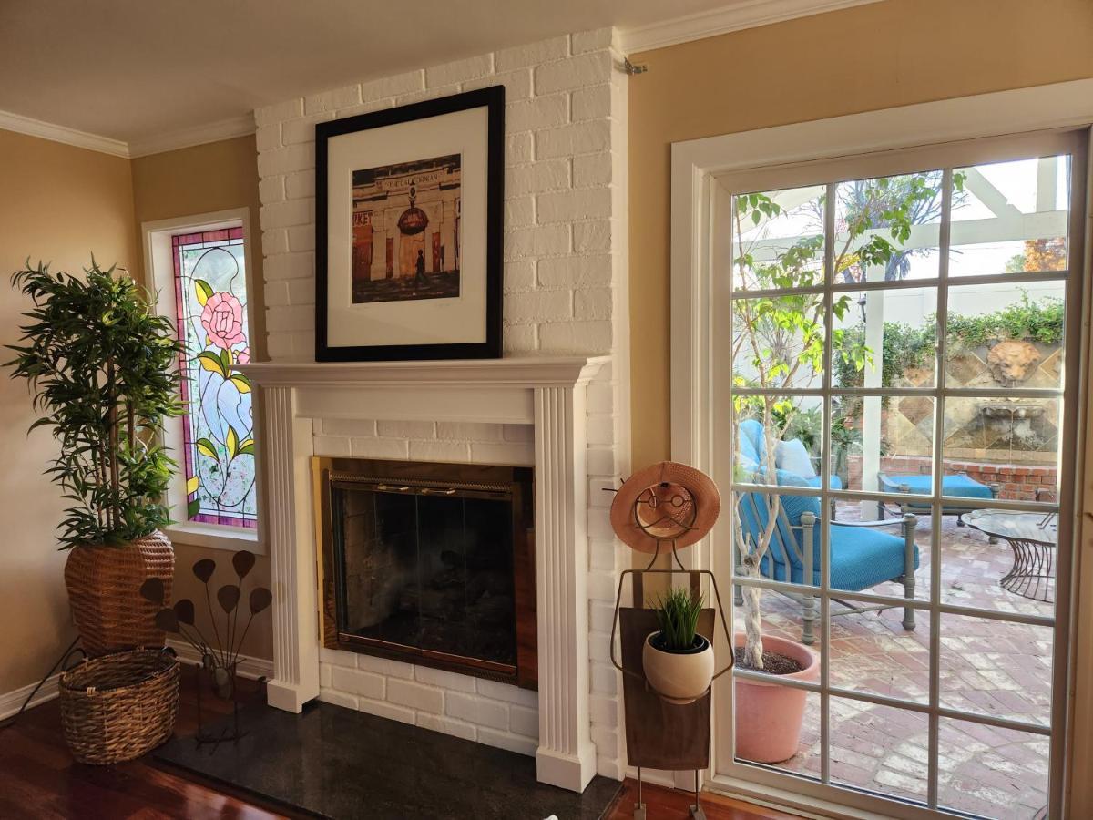 Holiday home 4 Bedroom Encino W/ Amazing Yard, Near Everything