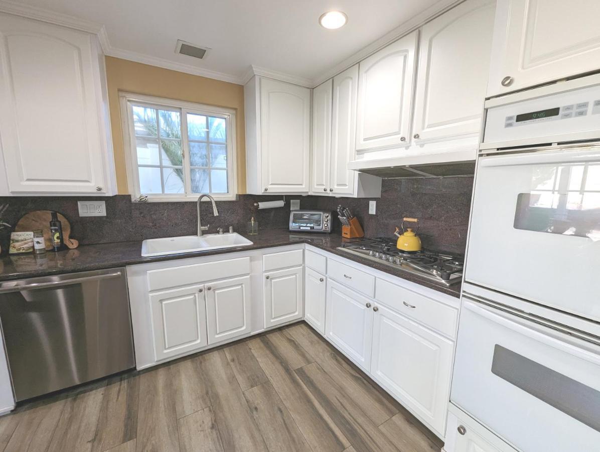 Holiday home 4 Bedroom Encino W/ Amazing Yard, Near Everything Los Angeles