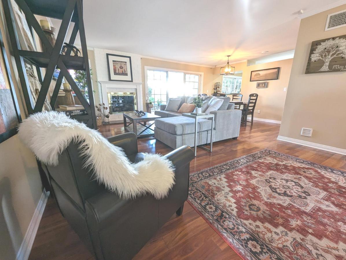 Holiday home 4 Bedroom Encino W/ Amazing Yard, Near Everything