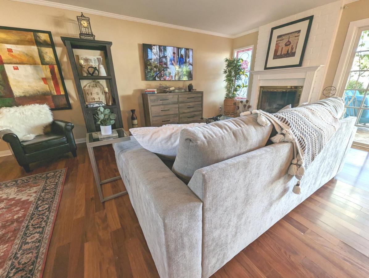 4 Bedroom Encino W/ Amazing Yard, Near Everything *