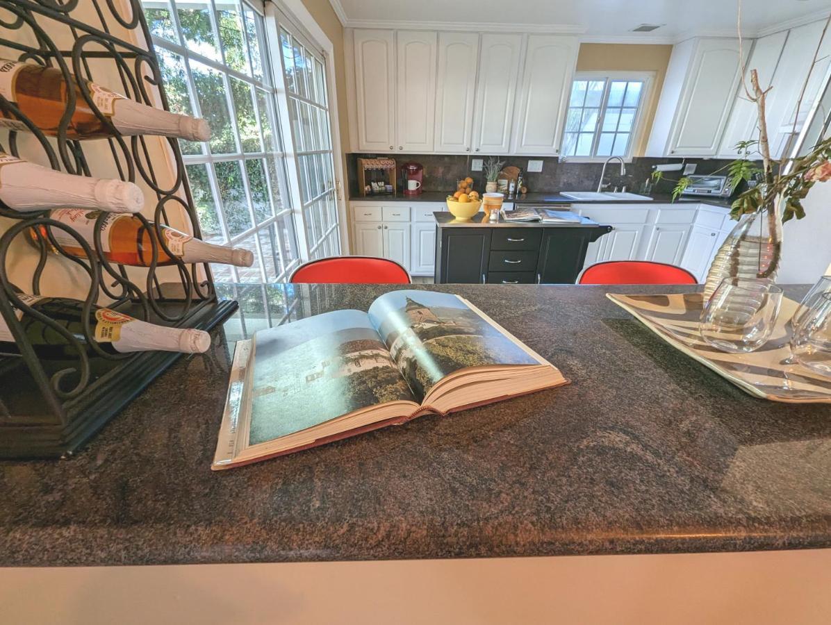 Holiday home 4 Bedroom Encino W/ Amazing Yard, Near Everything *
