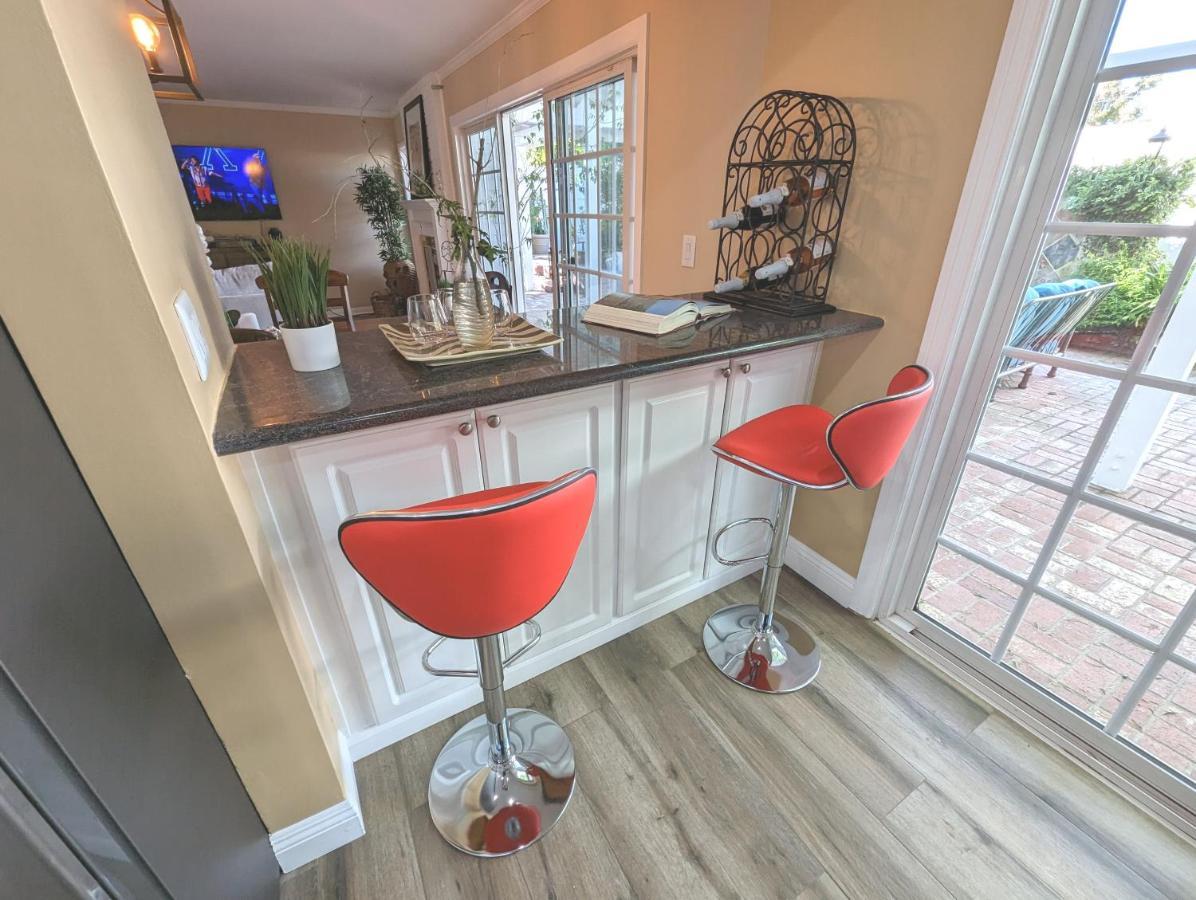 4 Bedroom Encino W/ Amazing Yard, Near Everything *