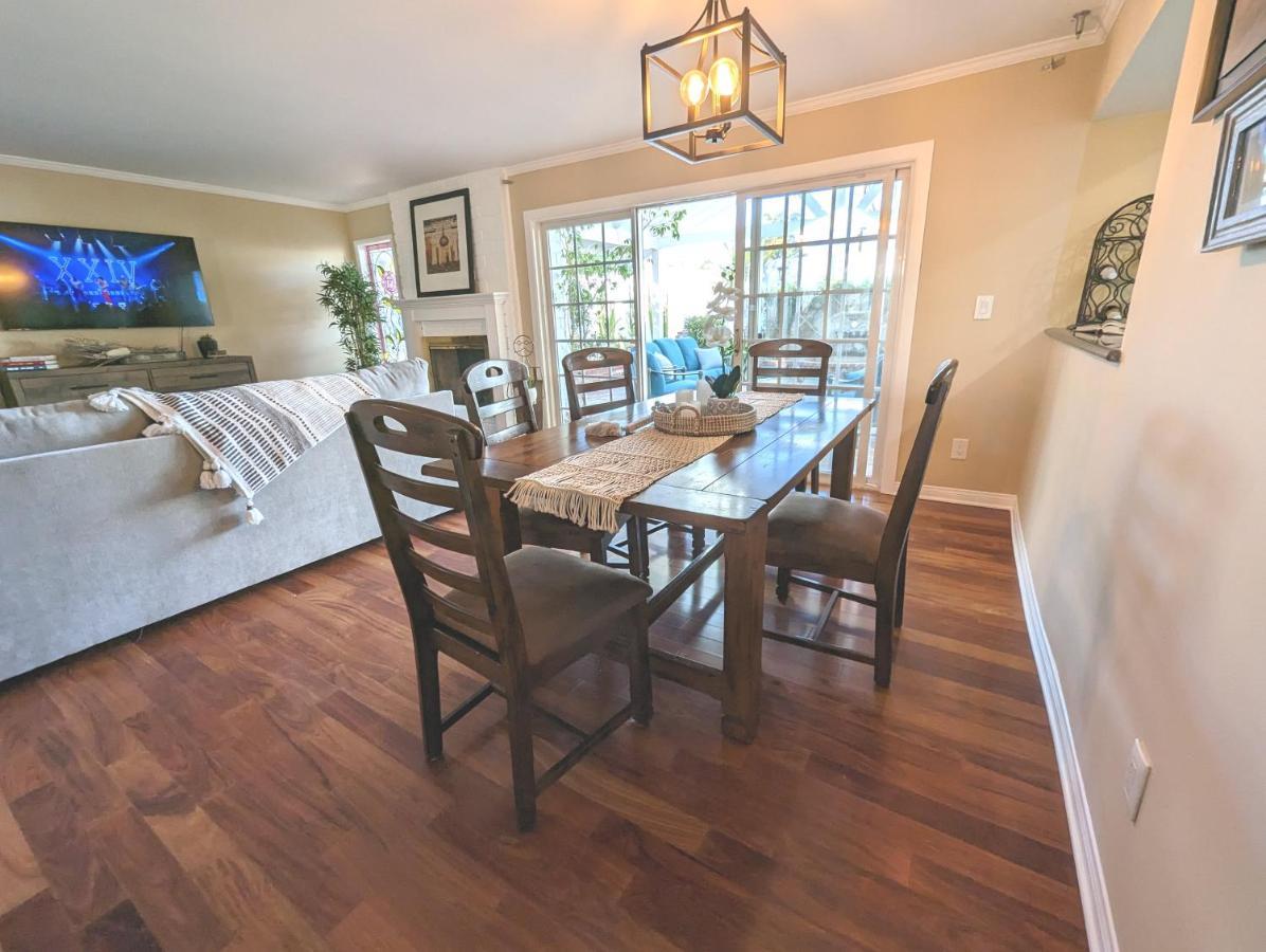 Holiday home 4 Bedroom Encino W/ Amazing Yard, Near Everything