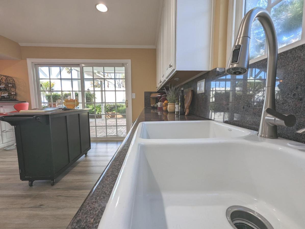 Holiday home 4 Bedroom Encino W/ Amazing Yard, Near Everything *