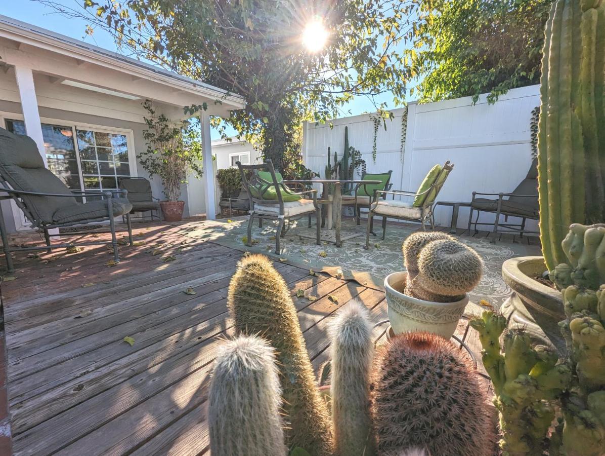 4 Bedroom Encino W/ Amazing Yard, Near Everything Holiday home *