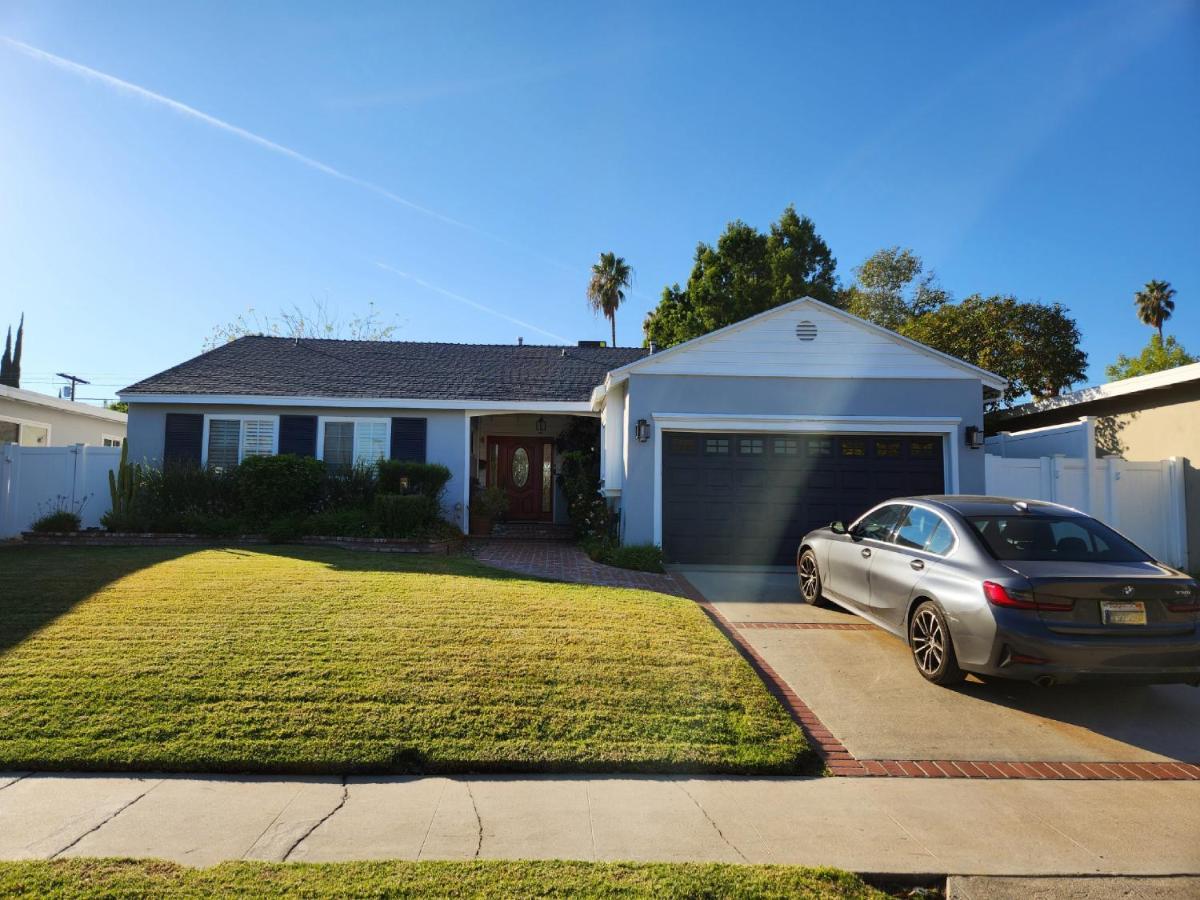 Holiday home 4 Bedroom Encino W/ Amazing Yard, Near Everything Los Angeles