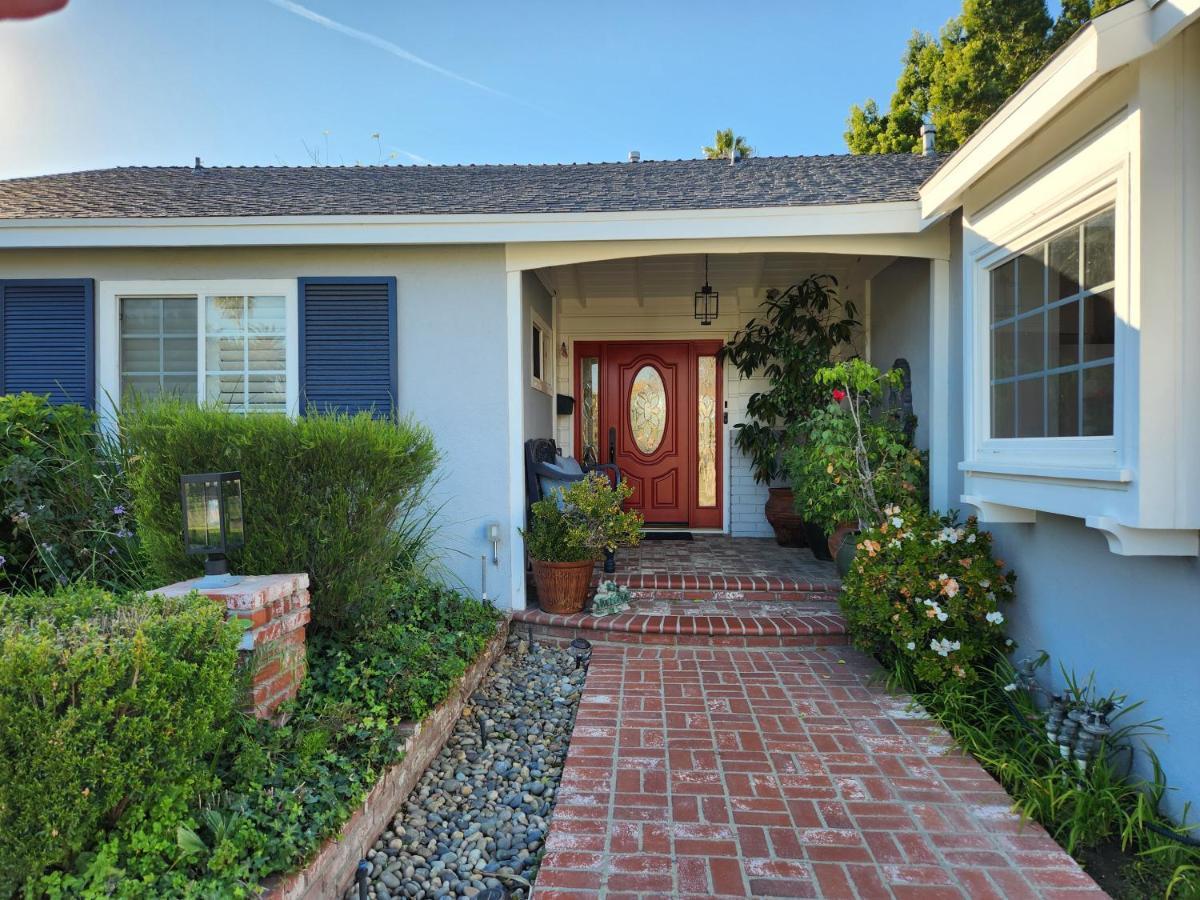 4 Bedroom Encino W/ Amazing Yard, Near Everything Los Angeles