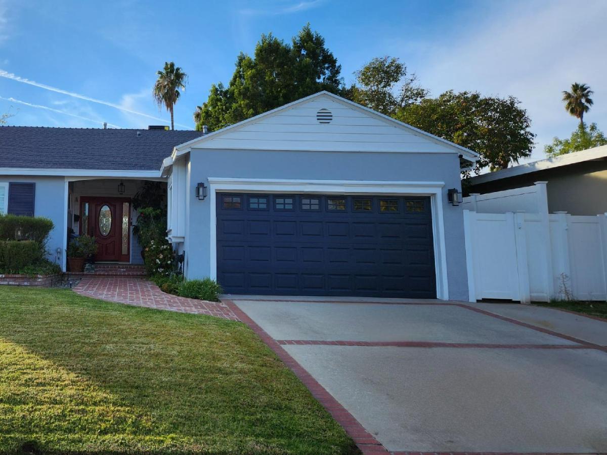 4 Bedroom Encino W/ Amazing Yard, Near Everything