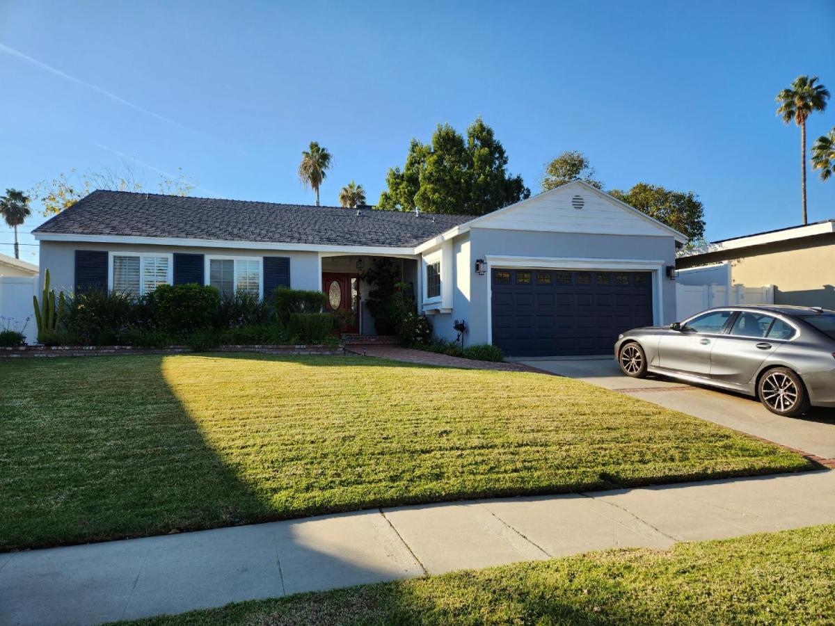 4 Bedroom Encino W/ Amazing Yard, Near Everything