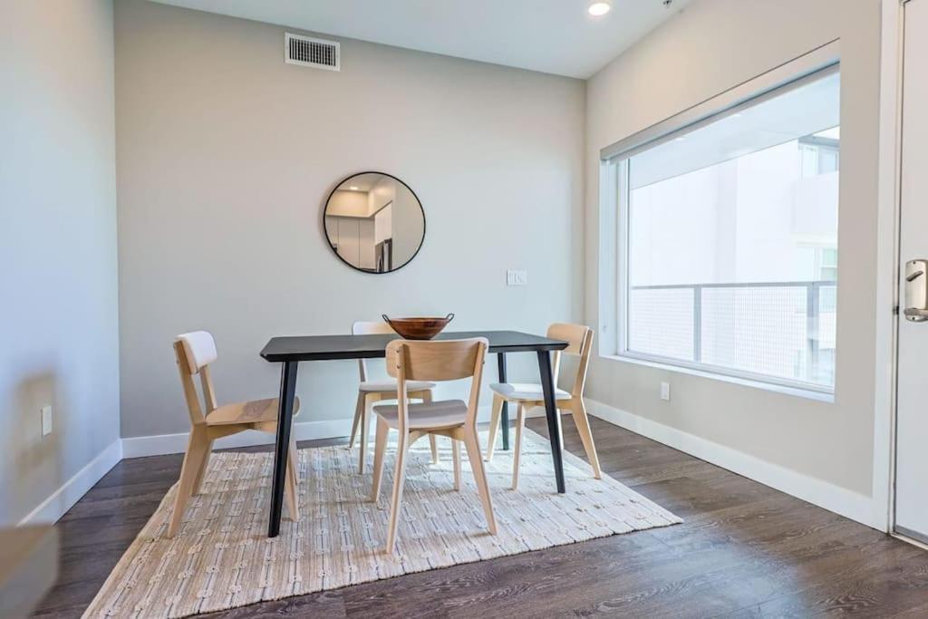 Trendy And Modern 2bdr 2bth For 4 Pax In Hollywood Apartment Los Angeles