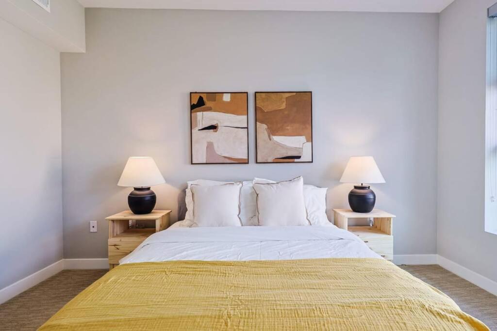 Trendy And Modern 2bdr 2bth For 4 Pax In Hollywood Apartment