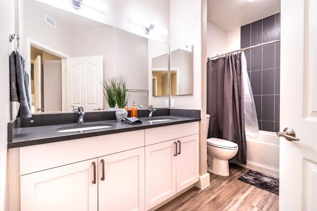 Apartment Trendy And Modern 2bdr 2bth For 4 Pax In Hollywood