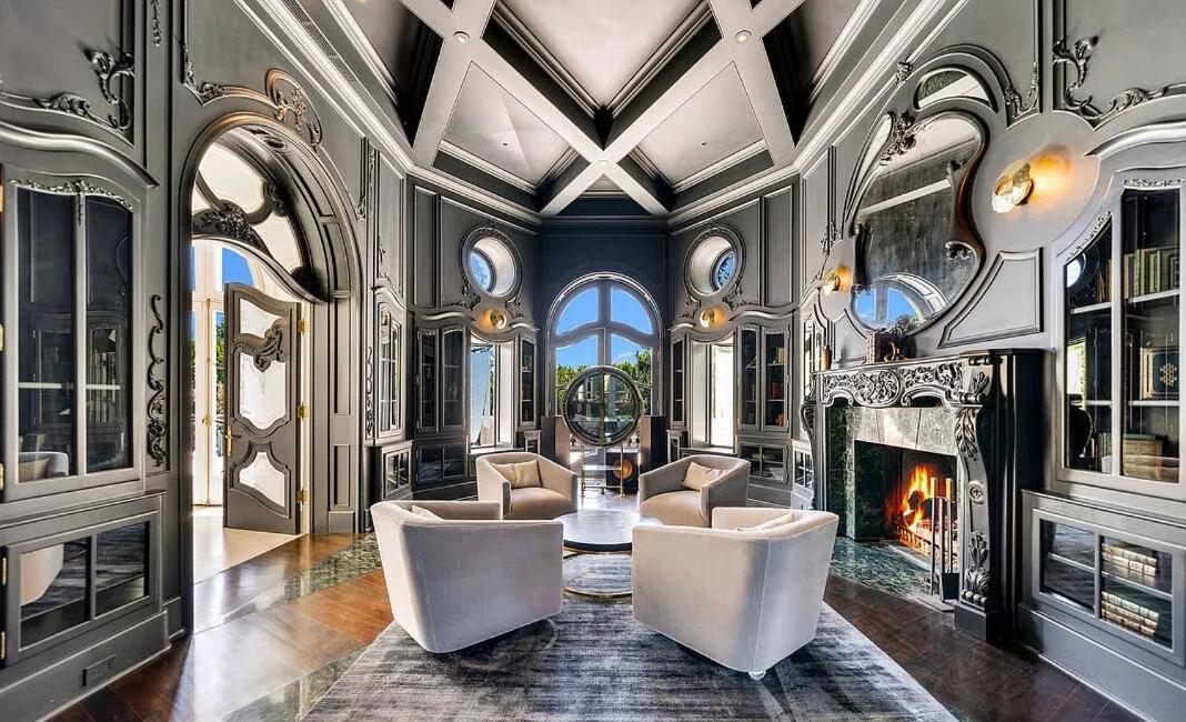 Sophisticated Estate In Beverly Hills Villa *