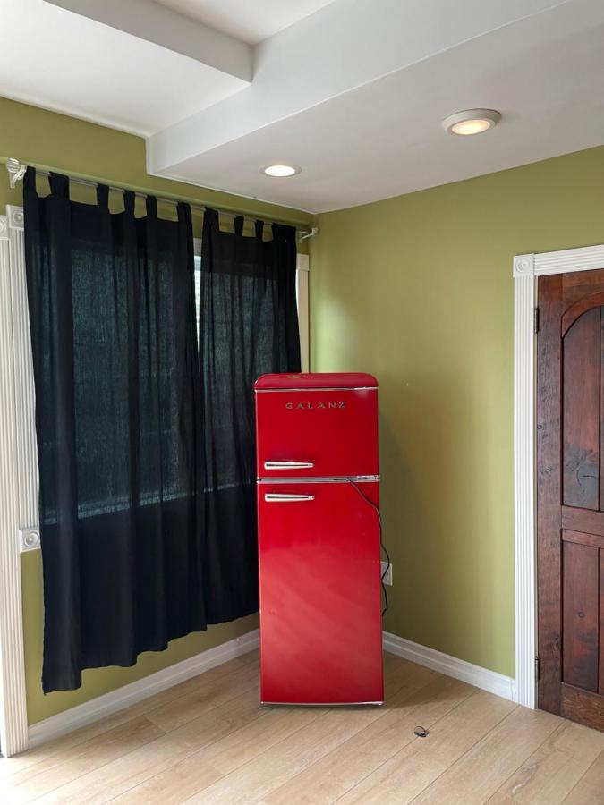 Homestay Private W/ Private Full Bathroom & Wifi & Ac & Shared Kitchen In Angeles *