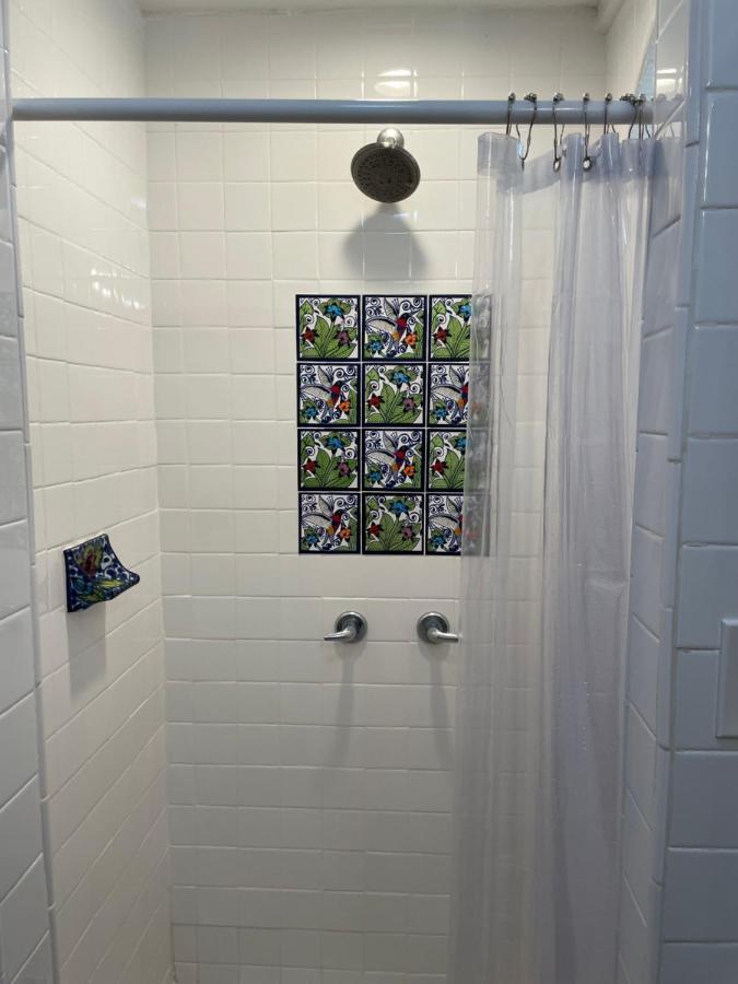 Private W/ Private Full Bathroom & Wifi & Ac & Shared Kitchen In Angeles * Los Angeles