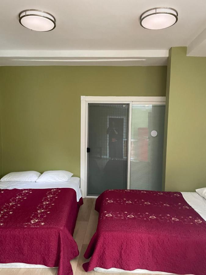Private W/ Private Full Bathroom & Wifi & Ac & Shared Kitchen In Angeles Homestay *
