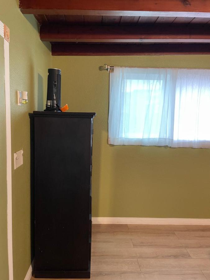 Private In La With Free Wifi And Tv With Shared Kitchen * Los Angeles