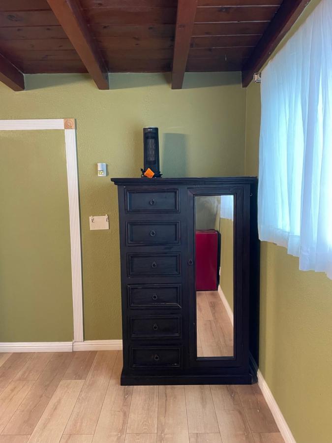 Private In La With Free Wifi And Tv With Shared Kitchen Homestay Los Angeles